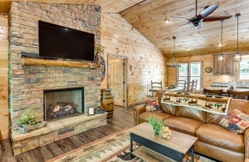 Mineral Bluff House | Luxe Mineral Bluff Vacation Rental with Game Room!