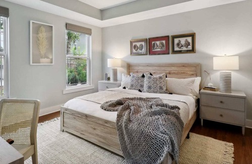 Thunderbolt House | Luxe Modern Home | Private Hot Tub