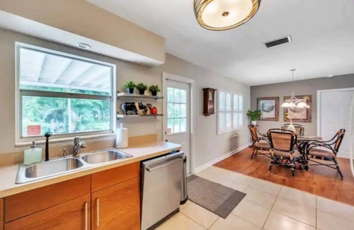 Fort Myers House | Luxe Modern & Private Coastal Getaway!