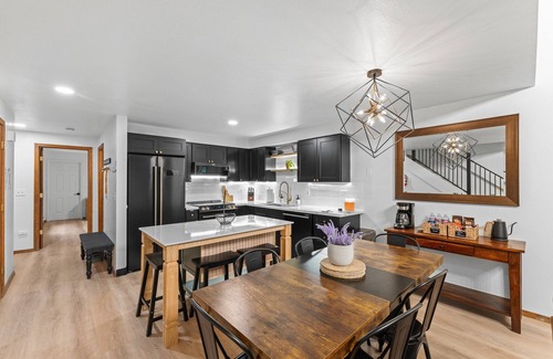 McCall House | Luxe Mountain- beautiful remodeled condo with community pool
