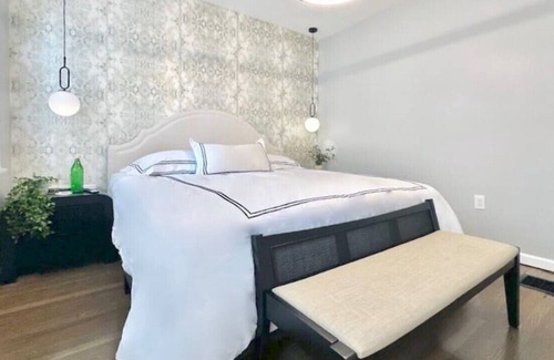 South Hills House | Luxe Mt. Lebanon Home | Central | Free Parking