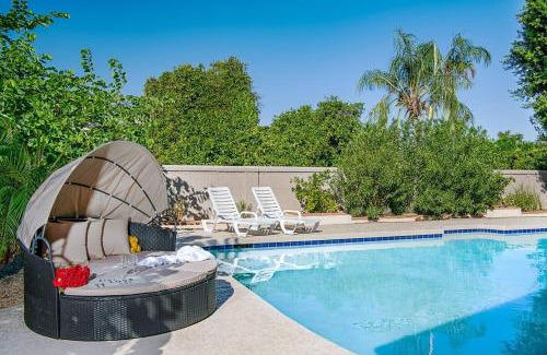 Mesa House | Luxe Oasis! Pool, Mini-Golf, Games, Pets OK!