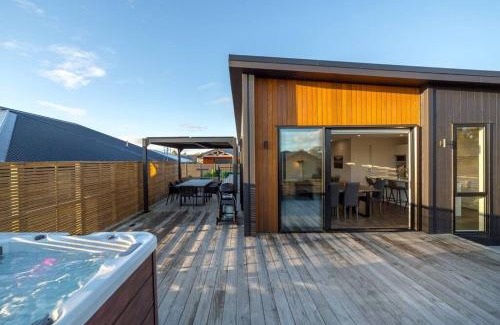 Martinborough House | Luxe on Burgundy