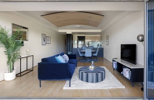Albert Park Apartment | Luxe on the Lake