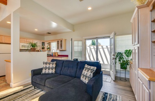 North Arroyo House | Luxe Pasadena Casita w/Fireplace & Grill