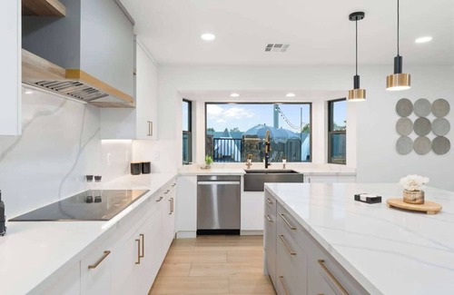 Paradise Valley Village House | Luxe~Pickleball~Heated Pool~Slide~Basketball Court