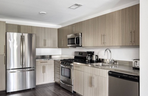 Playa Vista Apartment | Luxe Playa Vista 1BR w/Pool, Gym, Lounge & W/D, nr 405, by Blueground