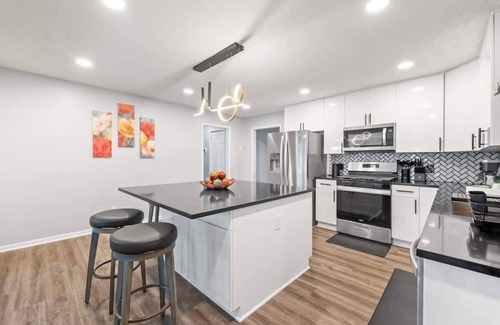 Cleveland House | LUXE, Pool Table, Movie Room, Family Fun, King