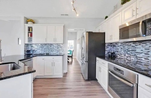 Ogden House | Luxe Private Beach Getaway Minutes to the Ocean!