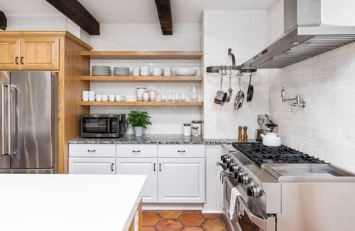 Lodi House | Luxe Retreat Designed For Group Getaways