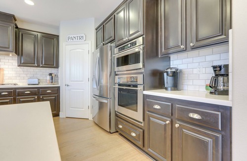 Roseville House | Luxe Roseville Home w/Pool & Hot Tub!