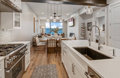 Sandpoint Condo | Luxe Seasons 8 Condo | Lake, Rooftop Bar, Hot Tub, Marina, Spa