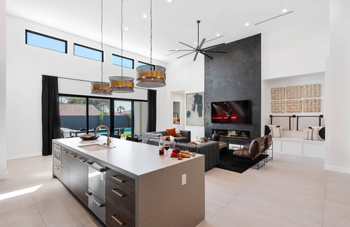 North Scottsdale Cottage | Luxe - Solstice Retreat - Heated Pools - 2 Homes