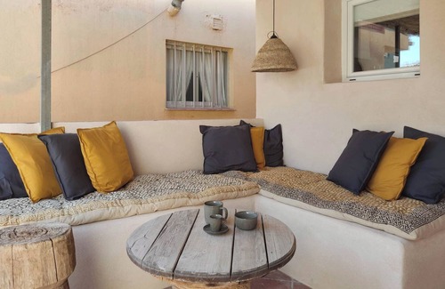 Malaga Apartment | Luxe Studio met Ruim Privé Terras op 20 Meter van het Strand