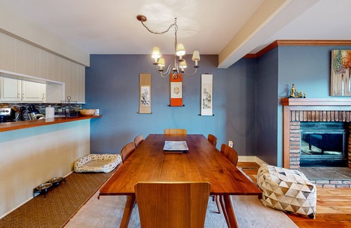 West Hartford House | Luxe townhome with private sauna - mountain views, fireplace & washer/dryer