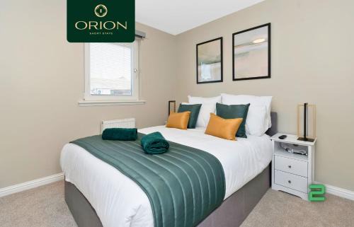 Dundee Villa | LUXE Townhouse - LONGER STAYS and REDUCED PRICES Only by Visiting ORION SHORT STAYS, 4 Rooms, Fully Equipped, HOT-TUB, Games Room, EV Power Point, Centrally Located, Newly Renovated