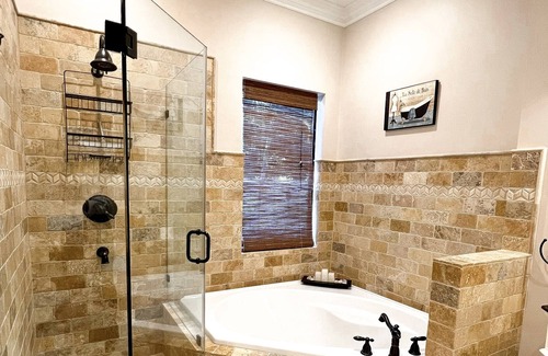Olympia Heights House | Luxe Tuscany Property - Pool/BBQ/Hot Tub/Work Area/King Massage Bed
