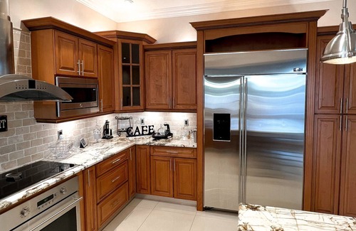 Olympia Heights House | Luxe Tuscany Property - Pool/BBQ/Hot Tub/Work Area/King Massage Bed