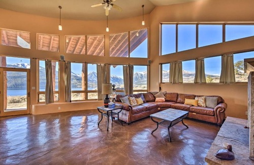 Twin Lakes House | Luxe Twin Lakes House with Mountain and Lake Views!