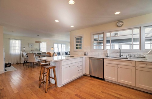 East Quogue House | Luxe Waterfront East Quogue Home w/Beach On-Site!