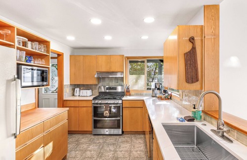 Bellingham House | Luxe Waterfront Haven: 3BR Vaulted-Ceiling Home w/Scenic Ocean & Sunset Views