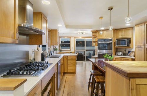 Bremerton House | Luxe Waterfront Haven – Private Beach, Game Room & Breathtaking Views