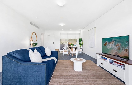 Cairns Central Business District Apartment | Luxe Waterfront - prime location, Pool, Gym & Sauna
