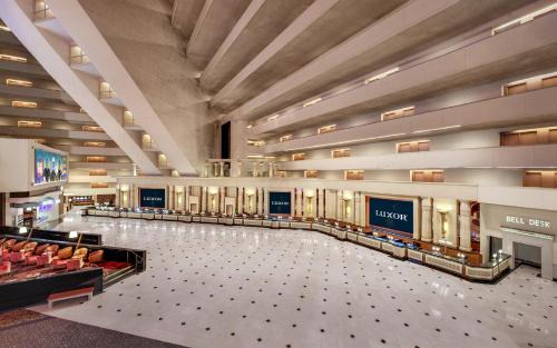 Las Vegas Strip Resort | Luxor