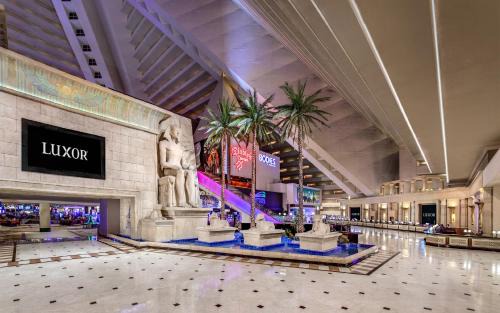 Las Vegas Strip Resort | Luxor