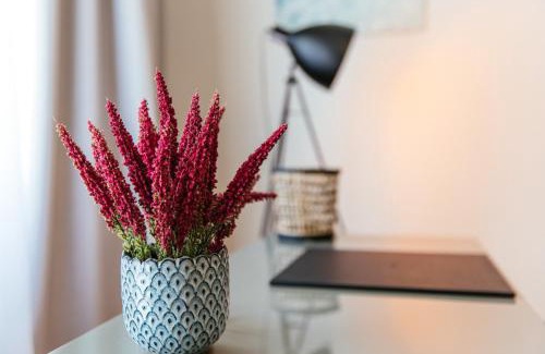 Bad Nauheim Hotel | Luxstay Bad Nauheim - Self-Check-In