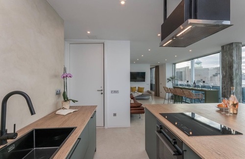 Las Palmas de Gran Canaria Apartment | Luxury Suite on Las Canteras Beach