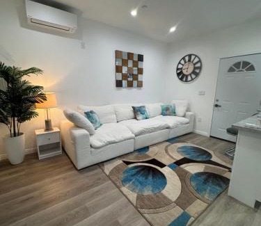 Canoga Park Apartment | Luxury mini house
