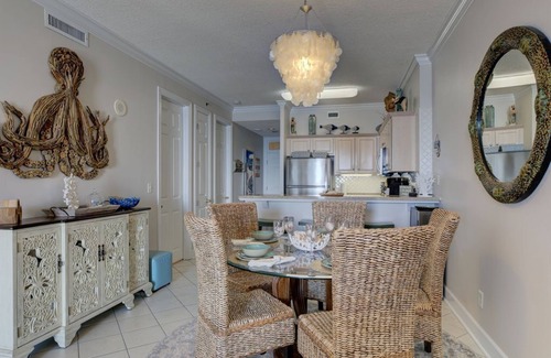 Gulf Shores Condo | Luxury Beachfront condo with Spacious Balcony!