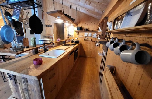 Sankt Englmar Ski Chalet | Luxuriös Ausgestattetes Blockhaus Inkl. Außensauna und Beheizbarem Badebottich
