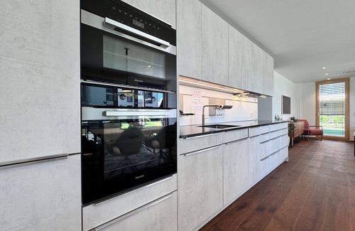 Streitelsfingen Apartment | Luxuriöse Ferienwohnung mit Seeblick und Whirlpool in Lindau
