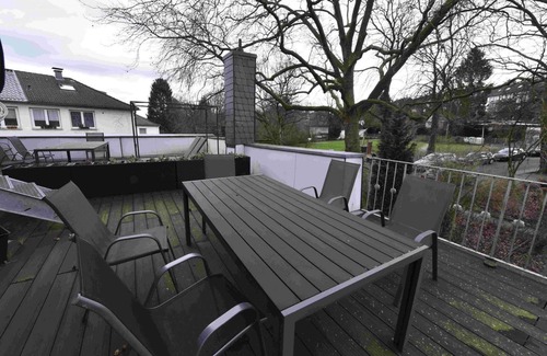 Solingen Apartment | Luxuriöse großzügige Wohnung mit 3 Schlafzimmer, Terrasse