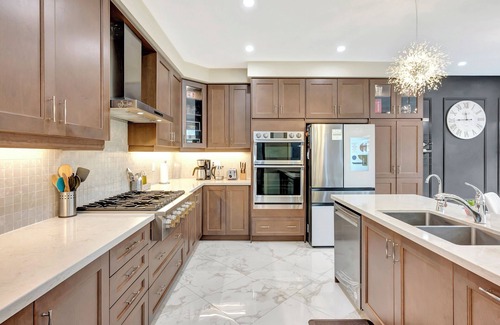 Stouffville House | Luxurious! Centrally located entire Home, Office & Wi-Fi