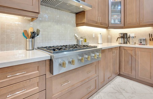 Stouffville House | Luxurious! Centrally located entire Home, Office & Wi-Fi