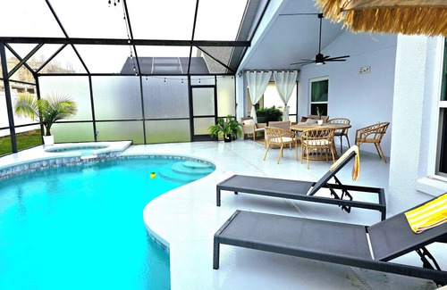 West Haven Villa | Luxurios 5-bed villa- fitness ,HotTub, Gameroom, WiFi next Disney - sleeps 10