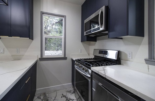 Altadena House | Luxurious 1 Bd 1 Ba Home Behind Private Gates