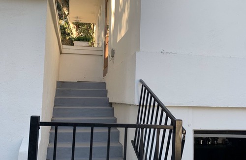 Altadena House | Luxurious 1 Bd 1 Ba Home Behind Private Gates