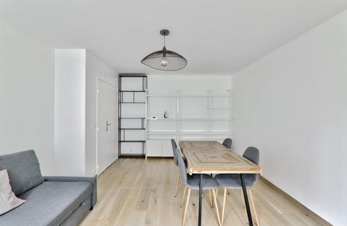 Quartier Sainte-Marguerite Apartment | Luxurious 1 Bedroom Bastille Charonne Free Netflix