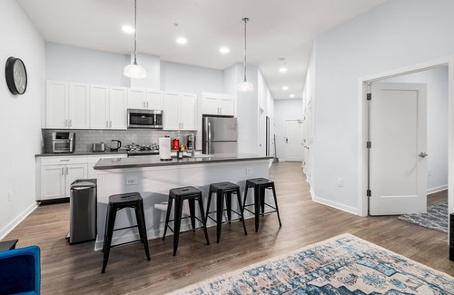 Greenville Condo | Luxurious 2 Bed Condo: Only 20 Mins away from Manhattan