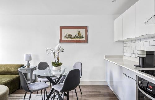 Chelmsford Apartment | Luxurious 2 Bedroom Apartment with Free Parking in Chelmsford City Centre