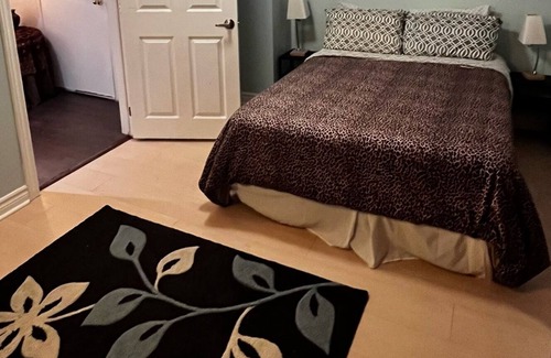 Richmond Hill Apartment | Luxurious 2 Bedroom Basement Apartment