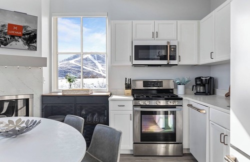 Park City Condo | Luxurious 2 Bedroom Condo at The Mason, Ski Run Views, Pool, & Prime Deer Valley Access!