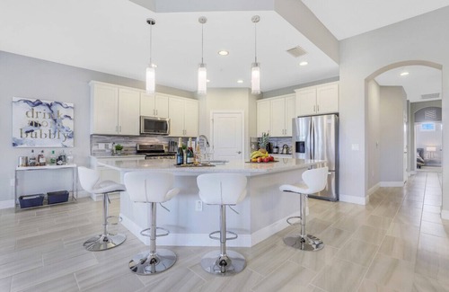Rural Estates Condo | Luxurious 2-Story Naples Carriage Home for Seasonal Rent!