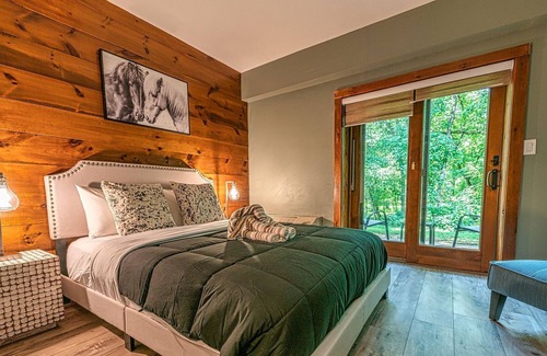 Lambertville House | Luxurious 2-Suite Barn in Lambertville