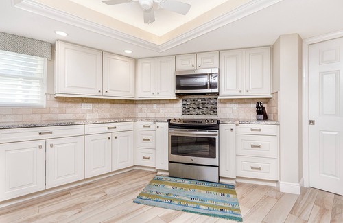 Madeira Beach Condo | Luxurious 2BR/BA Beachfront Condo. Seaview