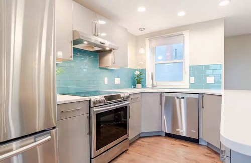 Munjoy Hill Apartment | Luxurious 2BR Penthouse/Ocean Views/East End